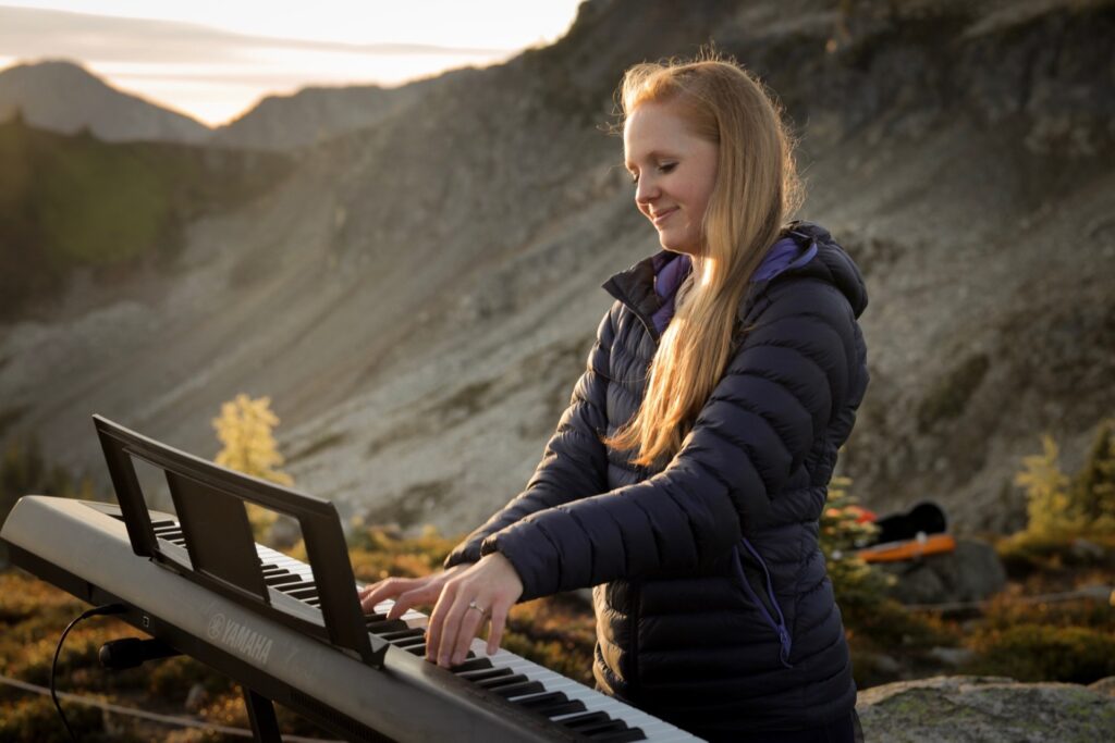 Keyboard playing on the mountain