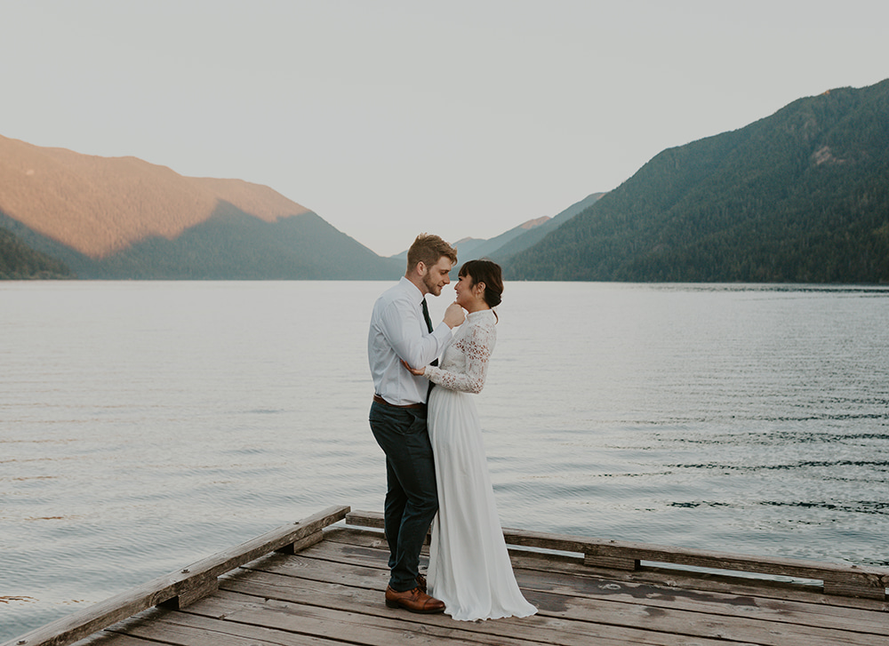 A couple elopes by Lake Crescent